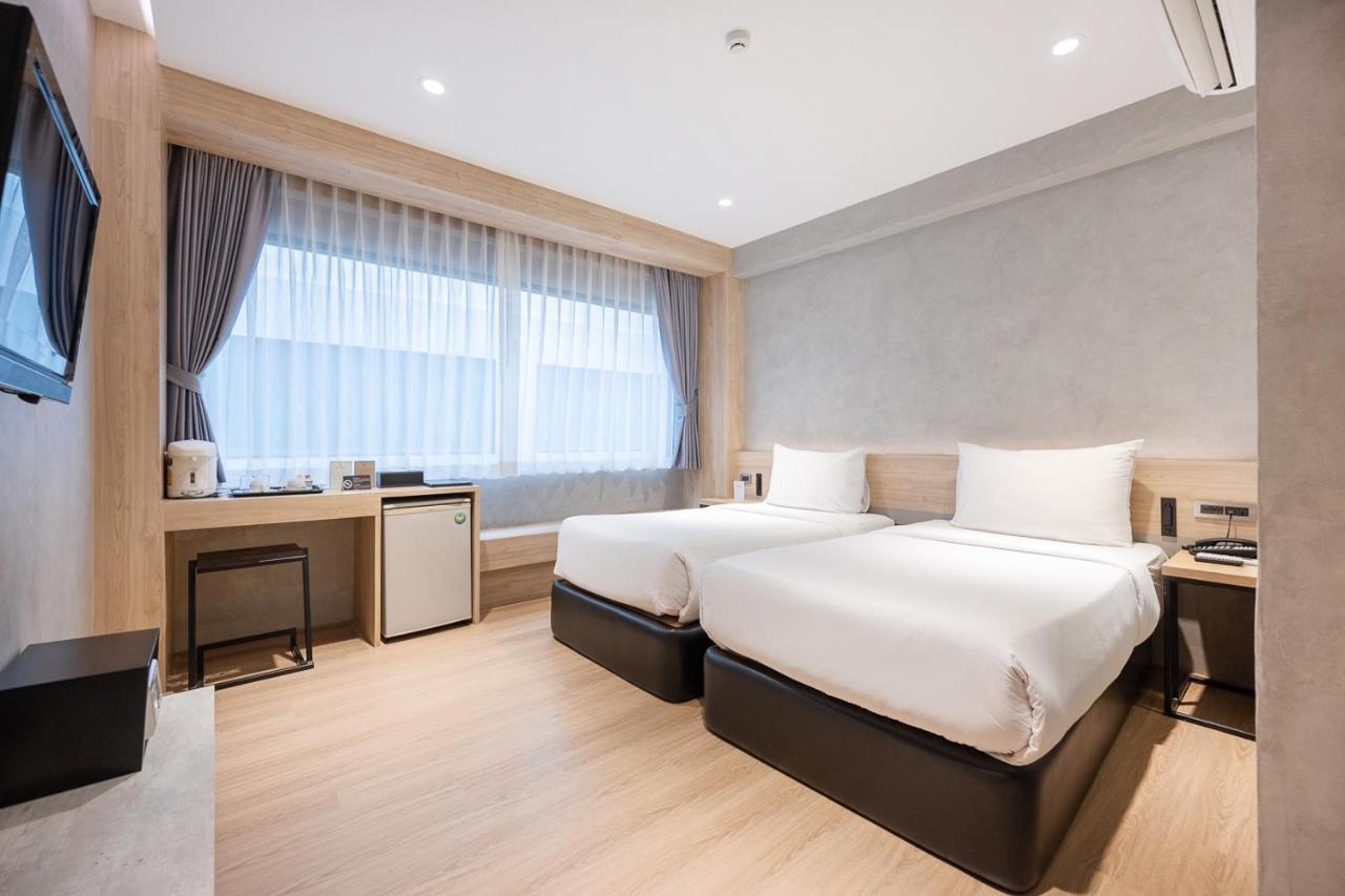 Loft Bangkok Hotel Esterno foto